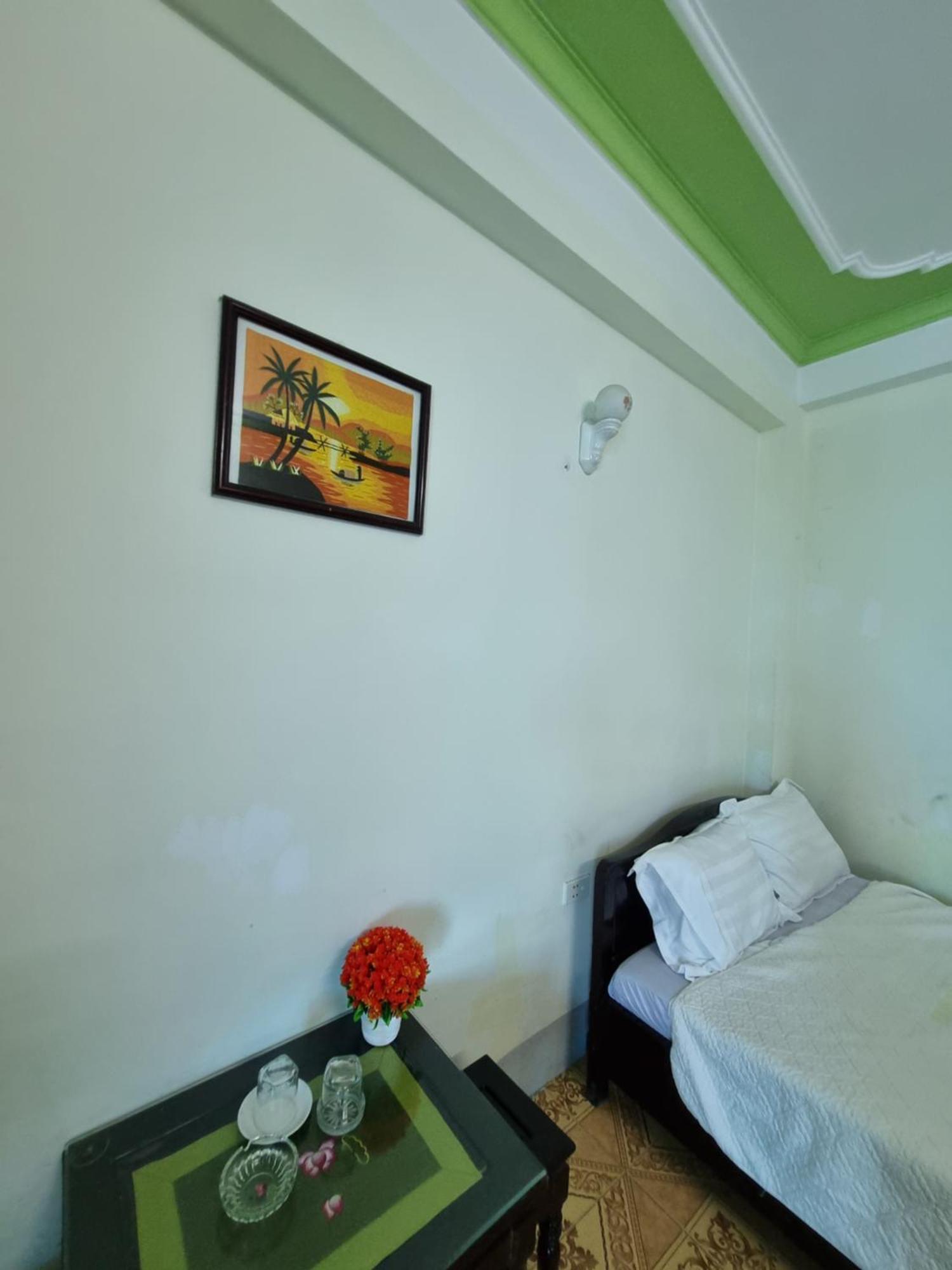 Khach San Vien Dong Hotell Cửa Lò Exteriör bild