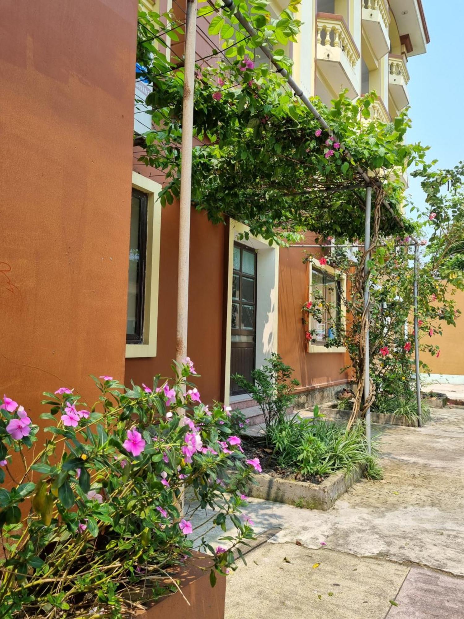 Khach San Vien Dong Hotell Cửa Lò Exteriör bild