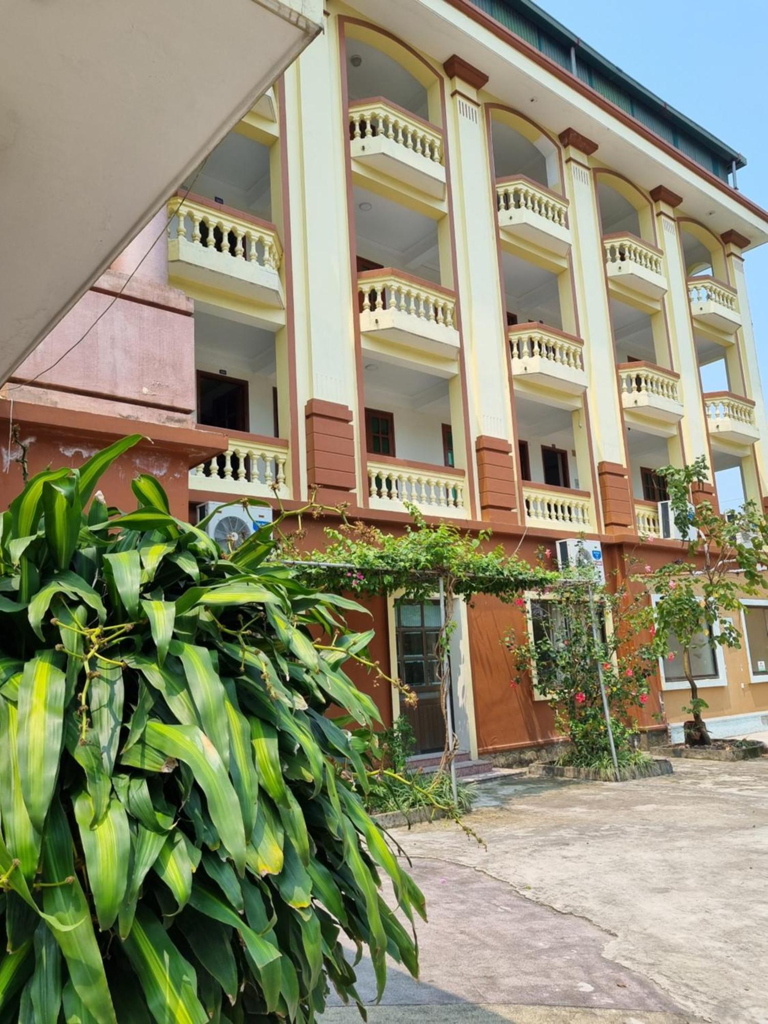 Khach San Vien Dong Hotell Cửa Lò Exteriör bild